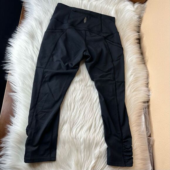 Free People Movement Out Of Your League Crop Leggings XS - Picture 3 of 16